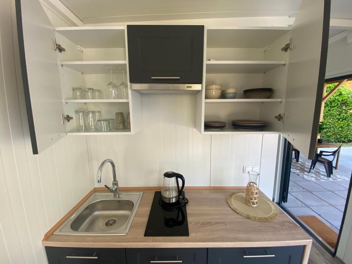 Tiny House Qirih Guest House Zierikzee Exterior photo