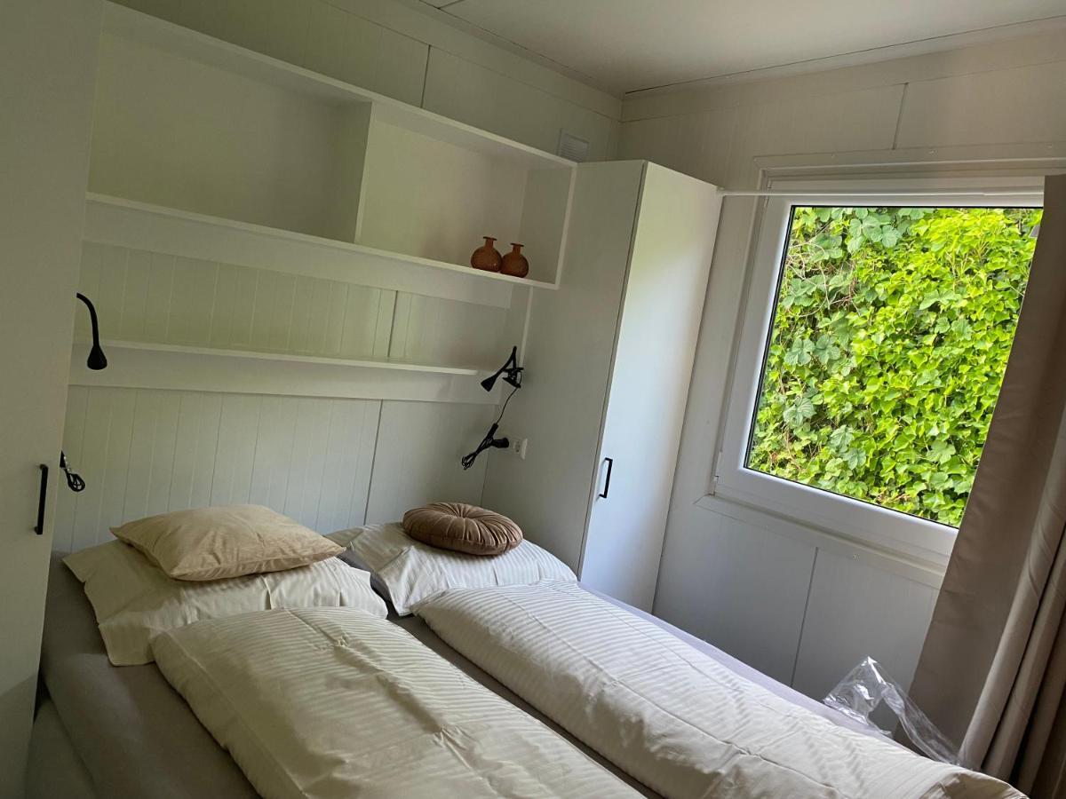 Tiny House Qirih Guest House Zierikzee Exterior photo