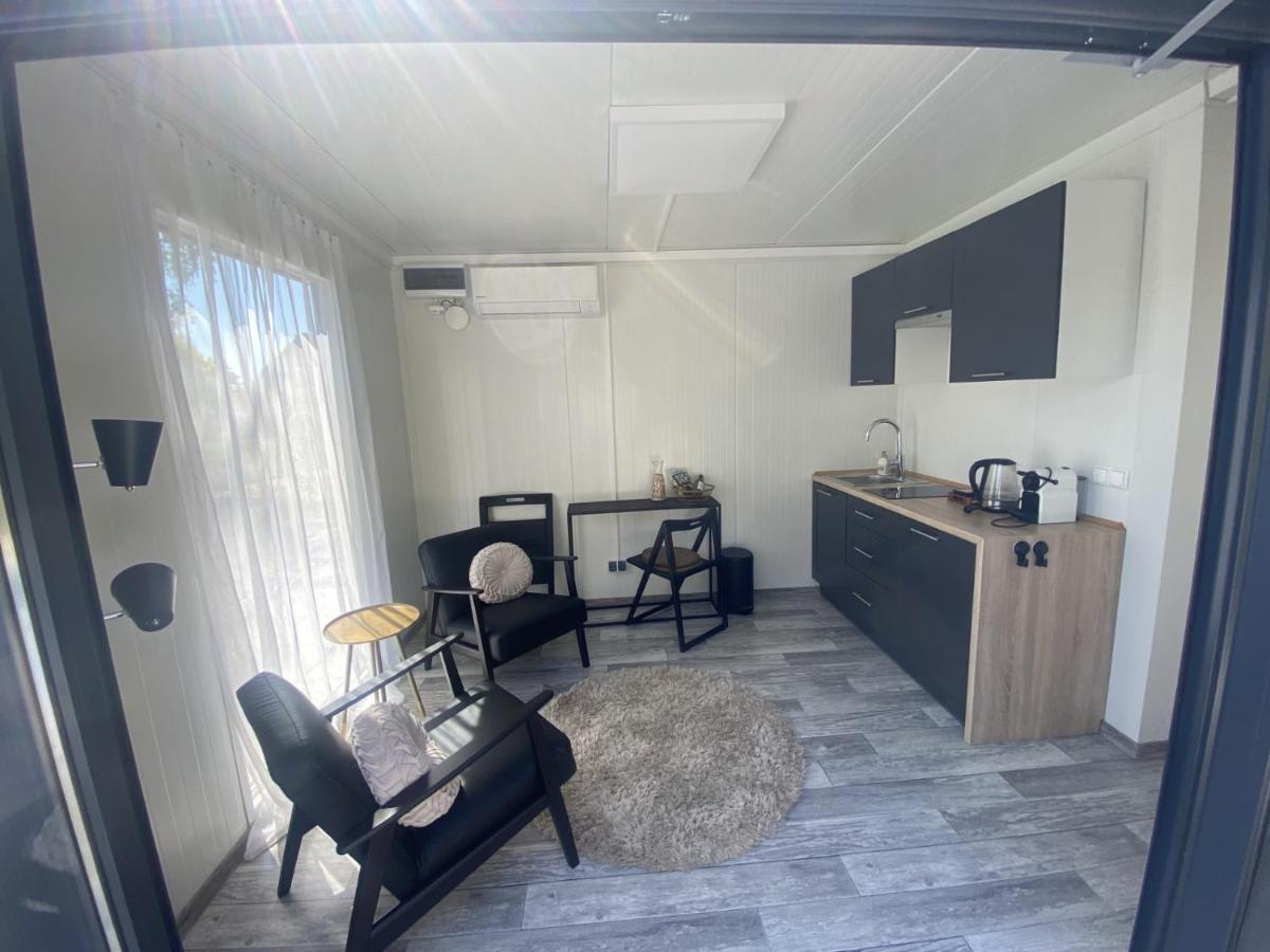 Tiny House Qirih Guest House Zierikzee Exterior photo